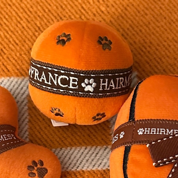 NEW “Hairmes” Ball Plush Designer squeaky Dog Toy. Orange + Brown Logo Ribbon🐾 - Picture 3 of 7